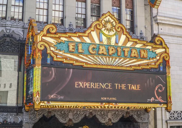 El Capitan sineması Hollywood - Los Angeles - California - 20 Nisan 2017 — Stok fotoğraf