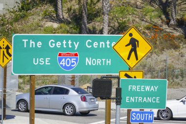 Yön işareti Getty Center Los Angeles - Los Angeles - California - 20 Nisan 2017