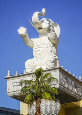 Hollywood ve Highland Babylon mahkeme filler - Los Angeles - California - 20 Nisan 2017 Yard.