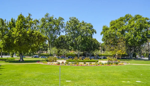 Büyük Beverly Hills, Los Angeles - Los Angeles - Kaliforniya - 20 Nisan 2017 imzalamak