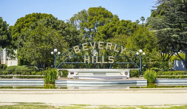 Velké Beverly Hills se v Los Angeles - Los Angeles - Kalifornie - 20. dubna 2017 — Stock fotografie