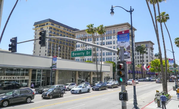 Segnaletica stradale Beverly Drive su Wilshire Blvd - LOS ANGELES - CALIFORNIA - 20 APRILE 2017 — Foto Stock