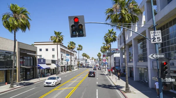 Λεωφόρο Santa Monica το street view στο Beverly Hills - Λος Άντζελες - Καλιφόρνια - 20 Απριλίου 2017 — Φωτογραφία Αρχείου