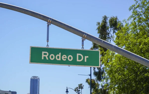 Cartel callejero de Rodeo Drive en Beverly Hills - LOS ÁNGELES - CALIFORNIA - 20 DE ABRIL DE 2017 — Foto de Stock