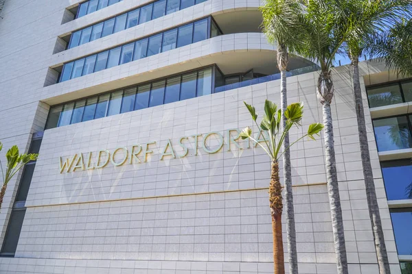 The Waldorf Astoria Hotel in Beverly Hills - LOS ANGELES - CALIFORNIA - APRIL 20, 2017 — Stock Photo, Image