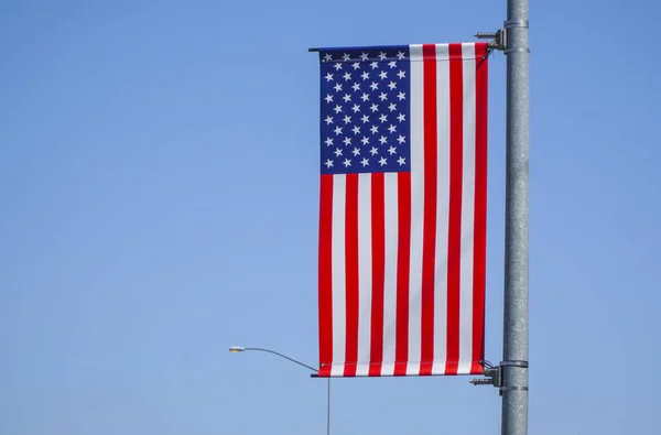 Vlajka USA - nás vlajky - Los Angeles - Kalifornie - 20. dubna 2017 — Stock fotografie