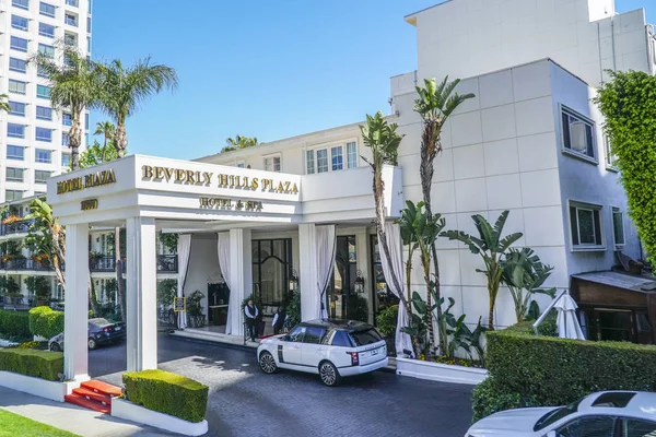 Beverly Hills Plaza Hotel in Los Angeles - LOS ANGELES - CALIFORNIA - APRIL 20, 2017 — Stock Photo, Image
