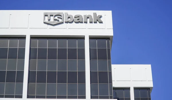 US Bank en Los Ángeles - LOS ÁNGELES - CALIFORNIA - 20 DE ABRIL DE 2017 — Foto de Stock
