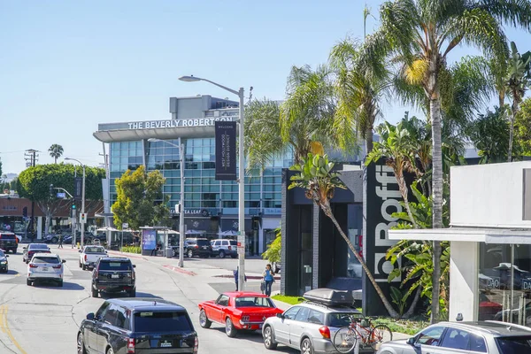 Μπέβερλι Χιλς street view με το Beverly Robertson κτίριο - Λος Άντζελες - Καλιφόρνια - 20 Απριλίου 2017 — Φωτογραφία Αρχείου
