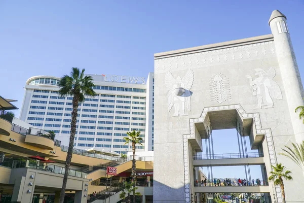 La puerta en Babylon Court Yard - Hollywood y Highland - LOS ÁNGELES - CALIFORNIA - 20 DE ABRIL DE 2017 — Foto de Stock