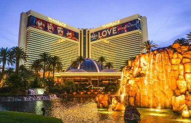 Mirage Hotel and Casino Las Vegas akşam - Las Vegas - Nevada - 23 Nisan 2017