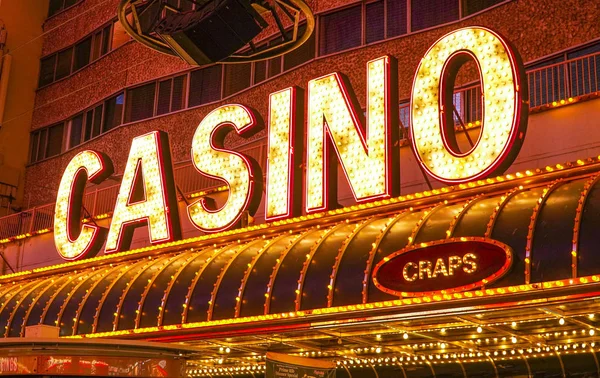 Big Casino lettere nel centro di Las Vegas - LAS VEGAS - NEVADA - Aprile 23, 2017 — Foto Stock