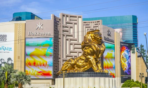 สิงโตทองที่โรงแรม MGM Grand ในลาสเวกัส เลเซอร์ VEGAS - NEVADA 23 เมษายน 2017 — ภาพถ่ายสต็อก