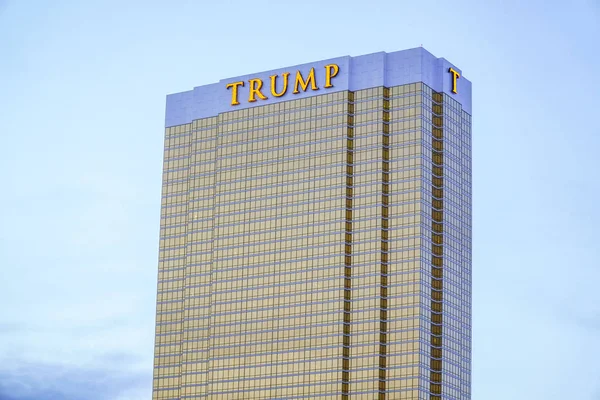 Hotel Trump en Las Vegas por la noche - LAS VEGAS - NEVADA - 23 DE ABRIL DE 2017 — Foto de Stock