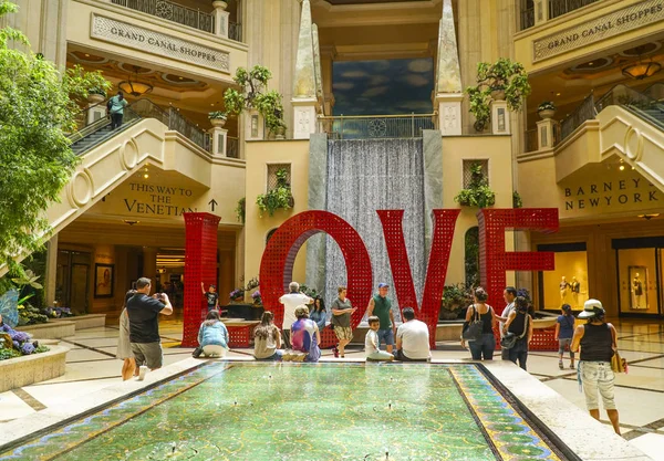 Love Letters at the Palazzo Hotel i Las Vegas - LAS VEGAS - NEVADA - APRIL 23, 2017 – stockfoto