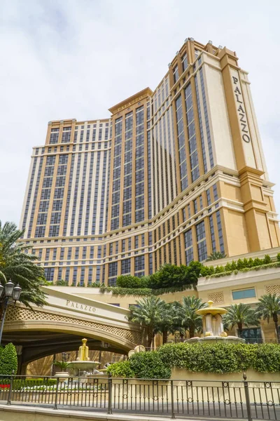 Famous Palazzo Hotel i Las Vegas - LAS VEGAS - NEVADA - APRIL 23, 2017 – stockfoto