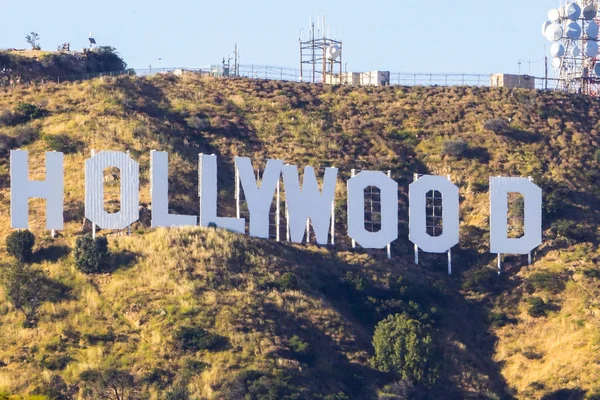Sinal de Hollywood famoso em Los Angeles - LOS ANGELES - CALIFORNIA - 20 de abril de 2017 — Fotografia de Stock