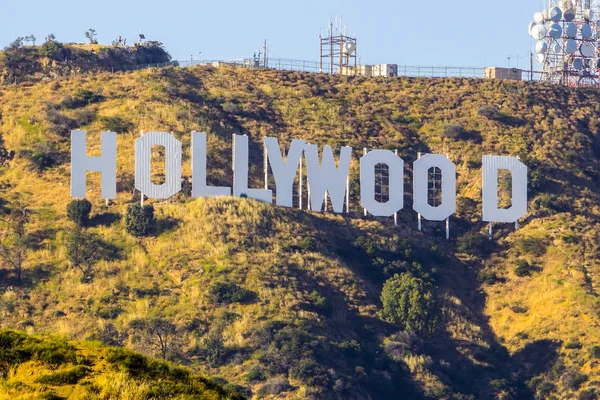 Sinal de Hollywood famoso em Los Angeles - LOS ANGELES - CALIFORNIA - 20 de abril de 2017 — Fotografia de Stock