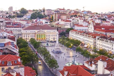 Dom Pedro Meydanı Lizbon Rossio Ulusal Tiyatrosu - Lizbon - Portekiz - 17 Haziran 2017'üzerine havadan görünümü