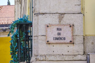 Güzel sokak işaret Lizbon Rua yapmak Comercio - Lizbon - Portekiz - 17 Haziran 2017