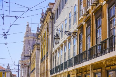 Tipik sokak görünümü şehir merkezi Lizbon - Lizbon - Portekiz - 17 Haziran 2017