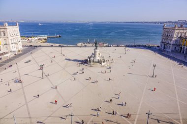 Lizbon Augusta Arch - Lizbon - Portekiz - 17 Haziran 2017 Comercio Meydanı üzerinde havadan görünümü