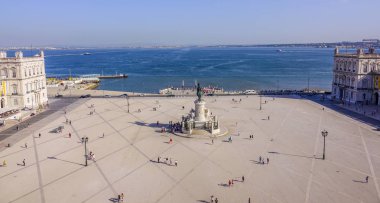 Lizbon Augusta Arch - Lizbon - Portekiz - 17 Haziran 2017 Comercio Meydanı üzerinde havadan görünümü