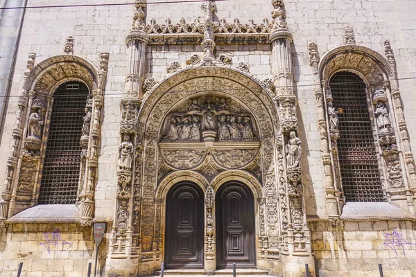 Знаменитая достопримечательность Лиссабона под названием Portal de nossa senhora - LISBON - PORTUGAL - ИЮНЬ 17, 2017 — стоковое фото