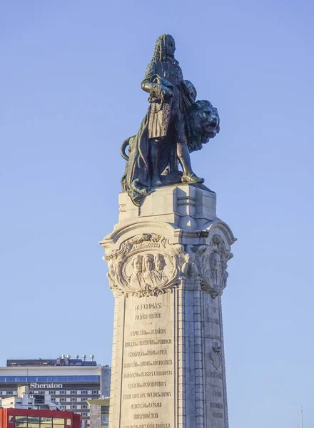 Памятник в Лиссабоне - LISBON - PORTUGAL - ИЮНЬ 17, 2017 — стоковое фото