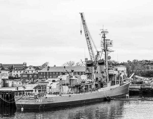 Navio de guerra no Charlestown Navy Yard em Boston - BOSTON - MASSACHUSETTS - 3 de abril de 2017 — Fotografia de Stock