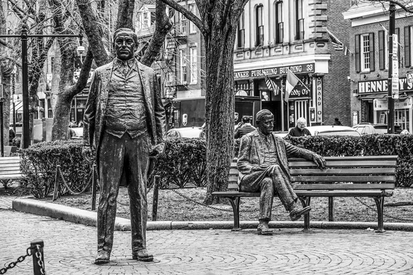 Statuetki na ulicach Boston - Boston - Massachusetts - 3 kwietnia 2017 r. — Zdjęcie stockowe