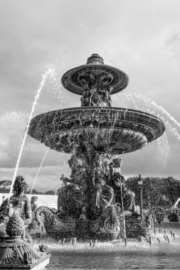 Fontaine des Fleuves - Paris şehri güzel çeşme