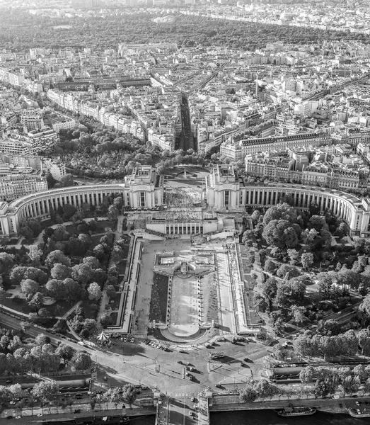 Εναέρια θέα πάνω από το Τροκαντερό και Trocadero κήπος στο Παρίσι — Φωτογραφία Αρχείου