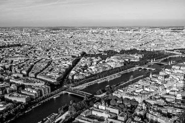 La bella città di Parigi - vista aerea dalla Torre Eiffel — Foto Stock