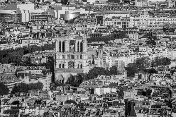 Famous Notre Dame church in Paris - aerial view — Stock Photo, Image