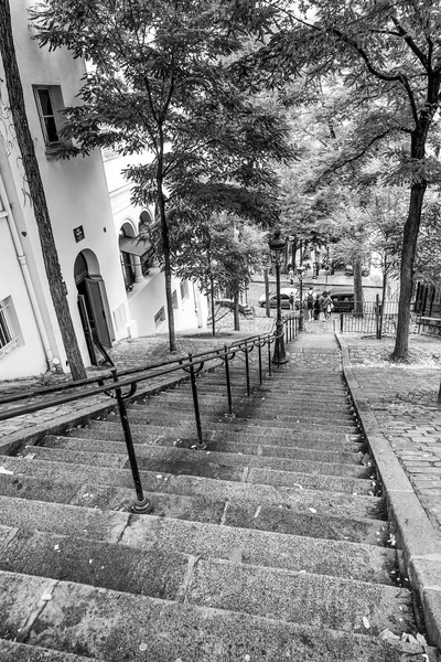Endlose Schritte zum Berg Montamartre in Paris — Stockfoto