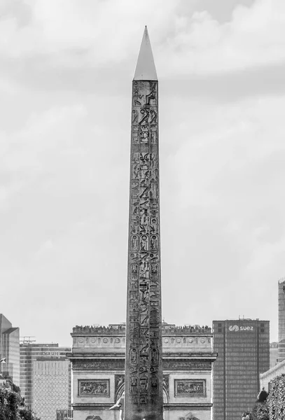 在巴黎市协和方尖碑 — 图库照片