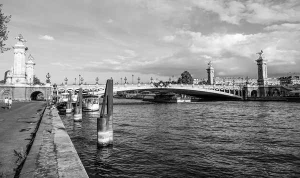 Las orillas del río Sena en París — Foto de Stock