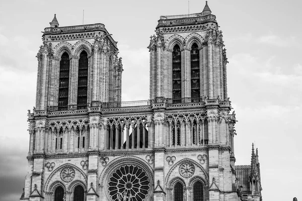 Paris Notre Dame Cathedral - a tourist attraction — Stock Photo, Image