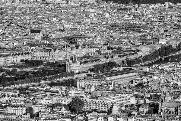 Paris Eiffel Tower üzerinde havadan görünümü — Stok fotoğraf