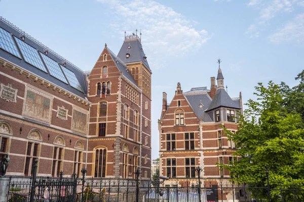 Вражаюча будівля Національного музею Амстердама - Амстердам - Нідерланди - 20 липня 2017 — стокове фото