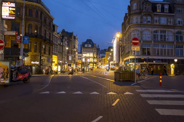 Gece - Amsterdam - Hollanda - 20 Temmuz 2017 Amsterdam sokak görünümü