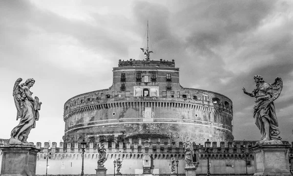 El famoso Castillo de los Ángeles en Roma - Castel Sant Angelo — Foto de Stock