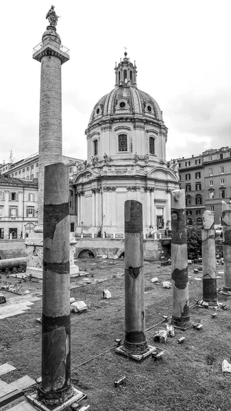 Roma - Trajans Forum - bir turistik ünlü Forum
