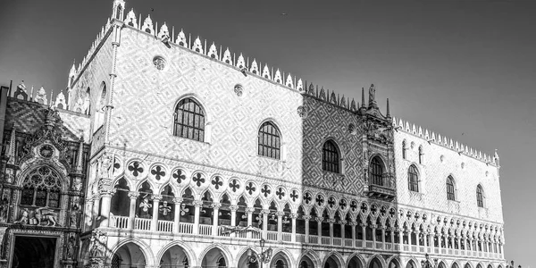 Ünlü Doge s Palace Venedik - Palazzo Ducale adlı St kare işaretler
