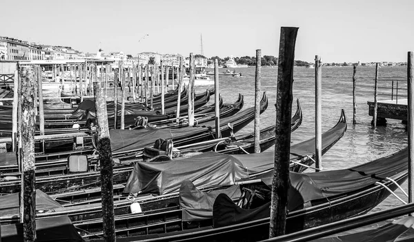 Gondola služba v Benátkách — Stock fotografie