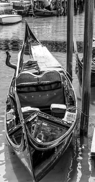 Góndola en Venecia - Servicio de góndola en los canales —  Fotos de Stock