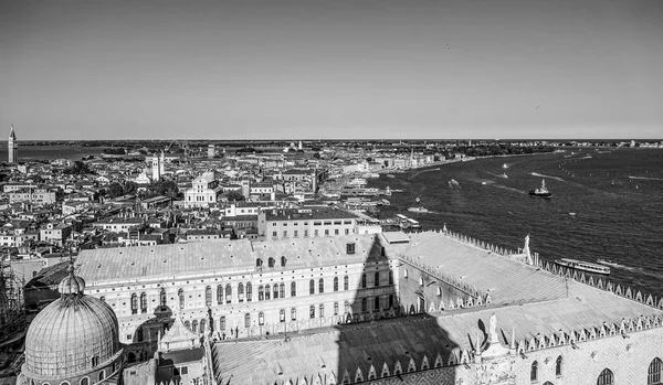ドージェ s - 空中写真 - ヴェネツィアのドゥカーレ宮殿 — ストック写真