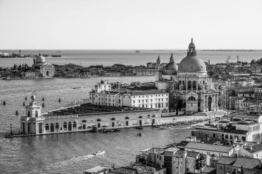 Venedik 'te Santa Maria della Salute adlı kiliseyi selamlayın.