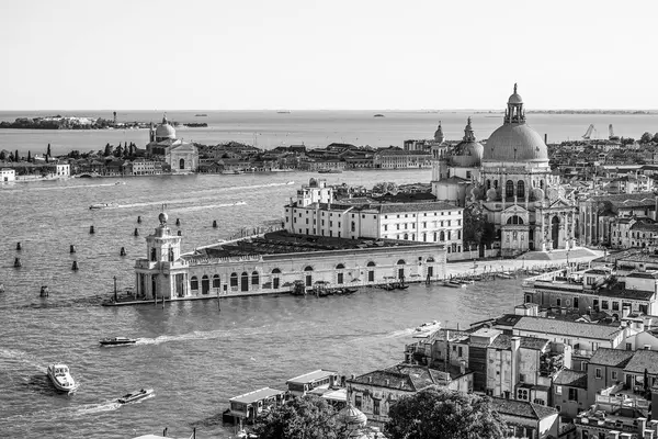 Eglise du Salut à Venise appelée Santa Maria della Salute — Photo